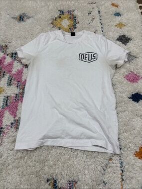 Deus T-shirt
